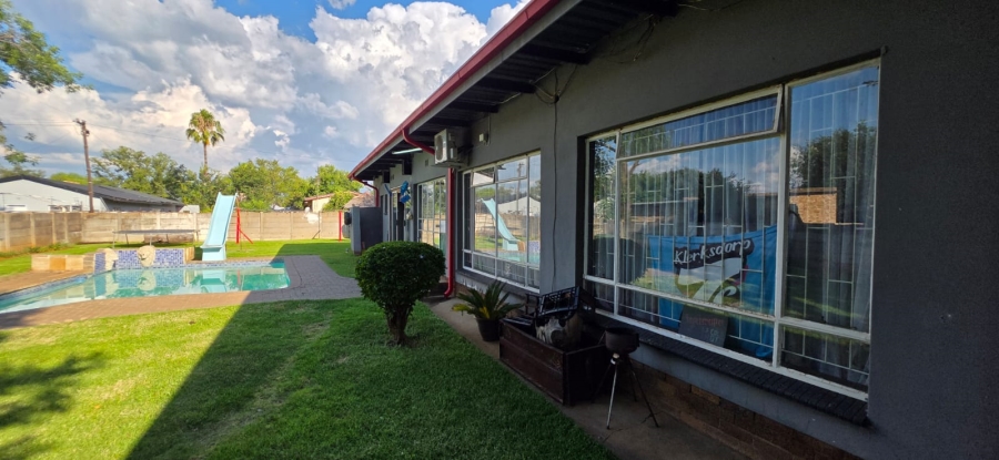 3 Bedroom Property for Sale in Declercqville North West